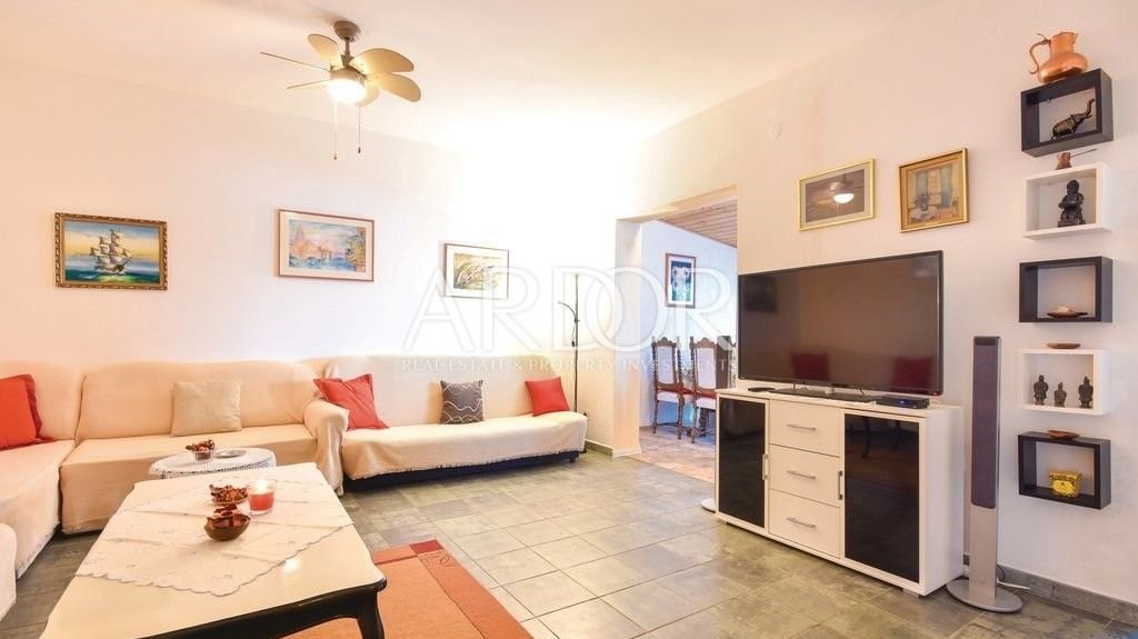 1724138998_cdt240living01-120820230112333188