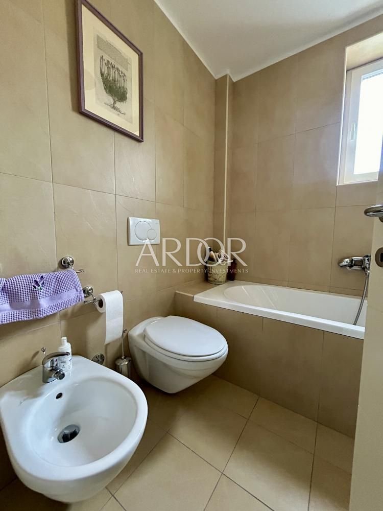 1724141949_porzione_di_bifamiliare_in_vendita_a_martinscica_39020603005896