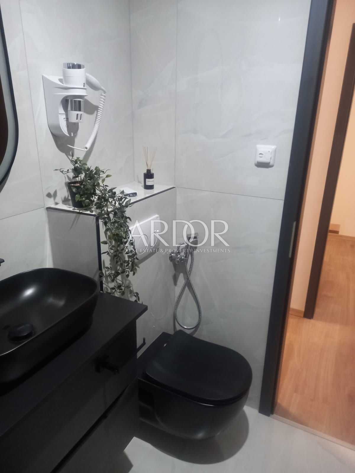 1724237832_whatsapp-slika-2024-08-21-u-12