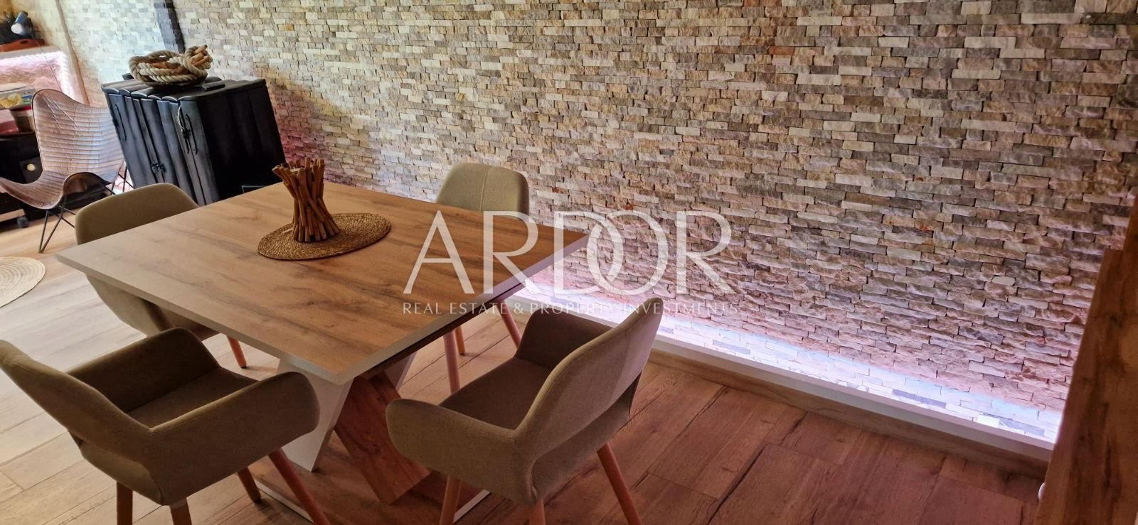 1725445957_img-1f8027678008f31cabcd9fb6870e4106-v