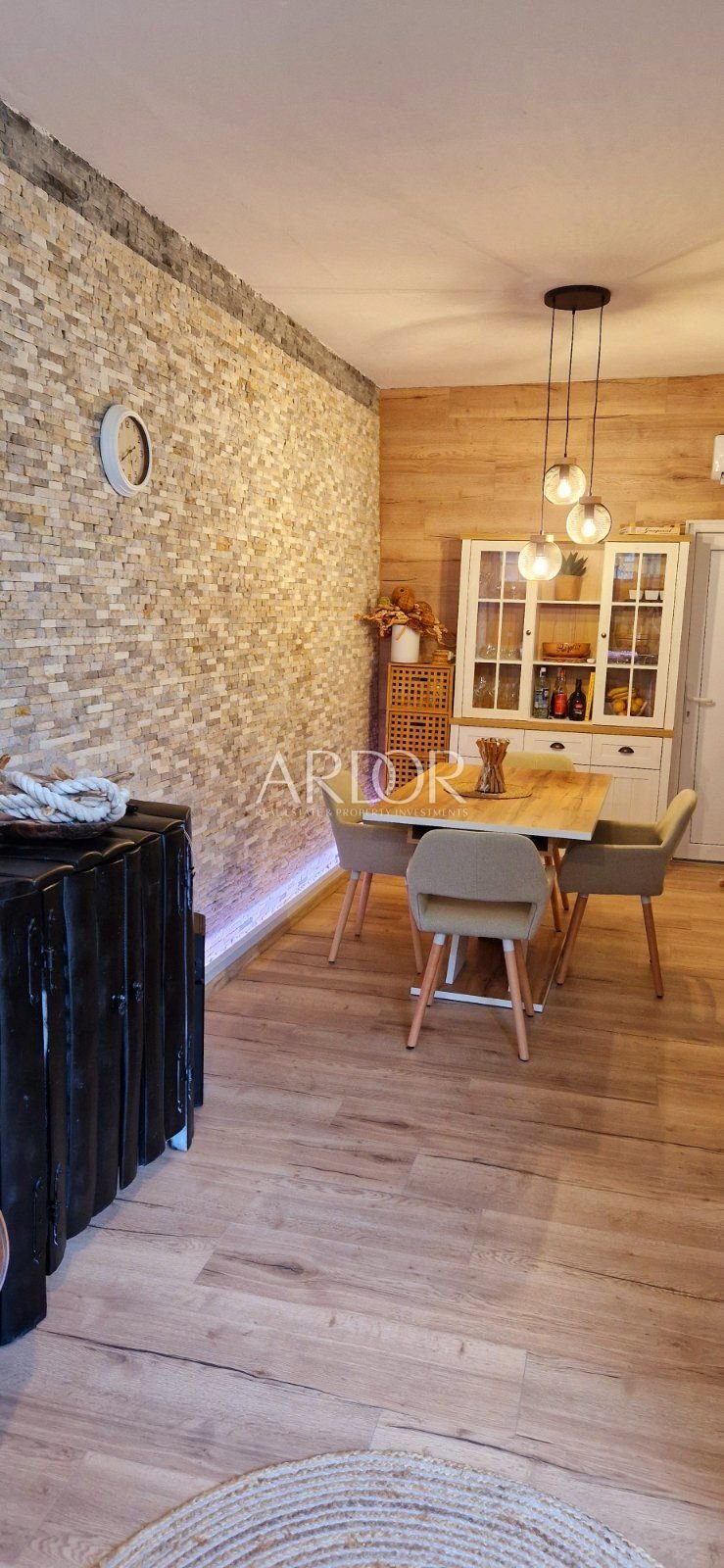 1725445992_img-f759eb50acd9ace2eaf6219ea739d901-v