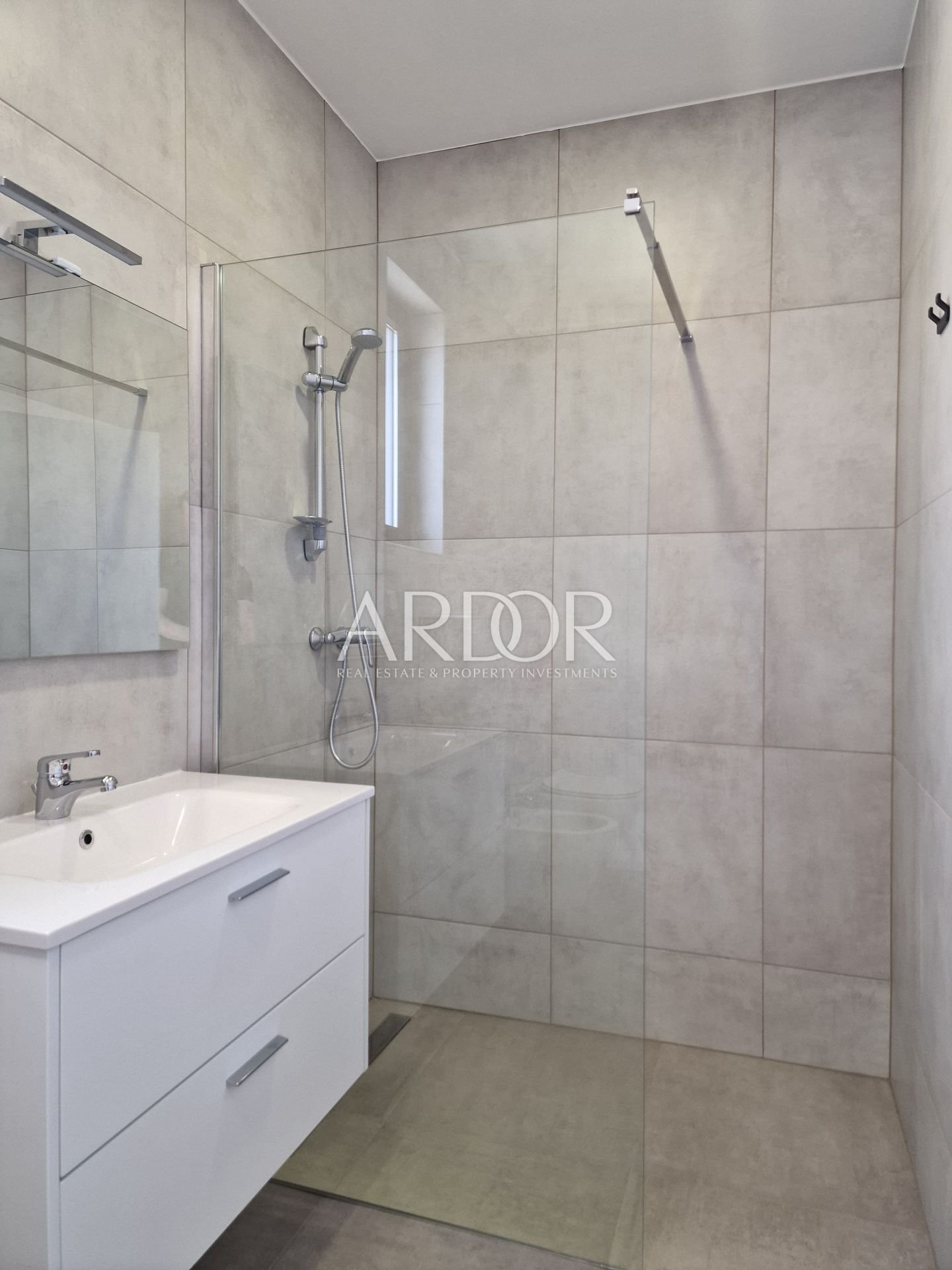 1726479142_whatsapp-slika-2024-09-16-u-11