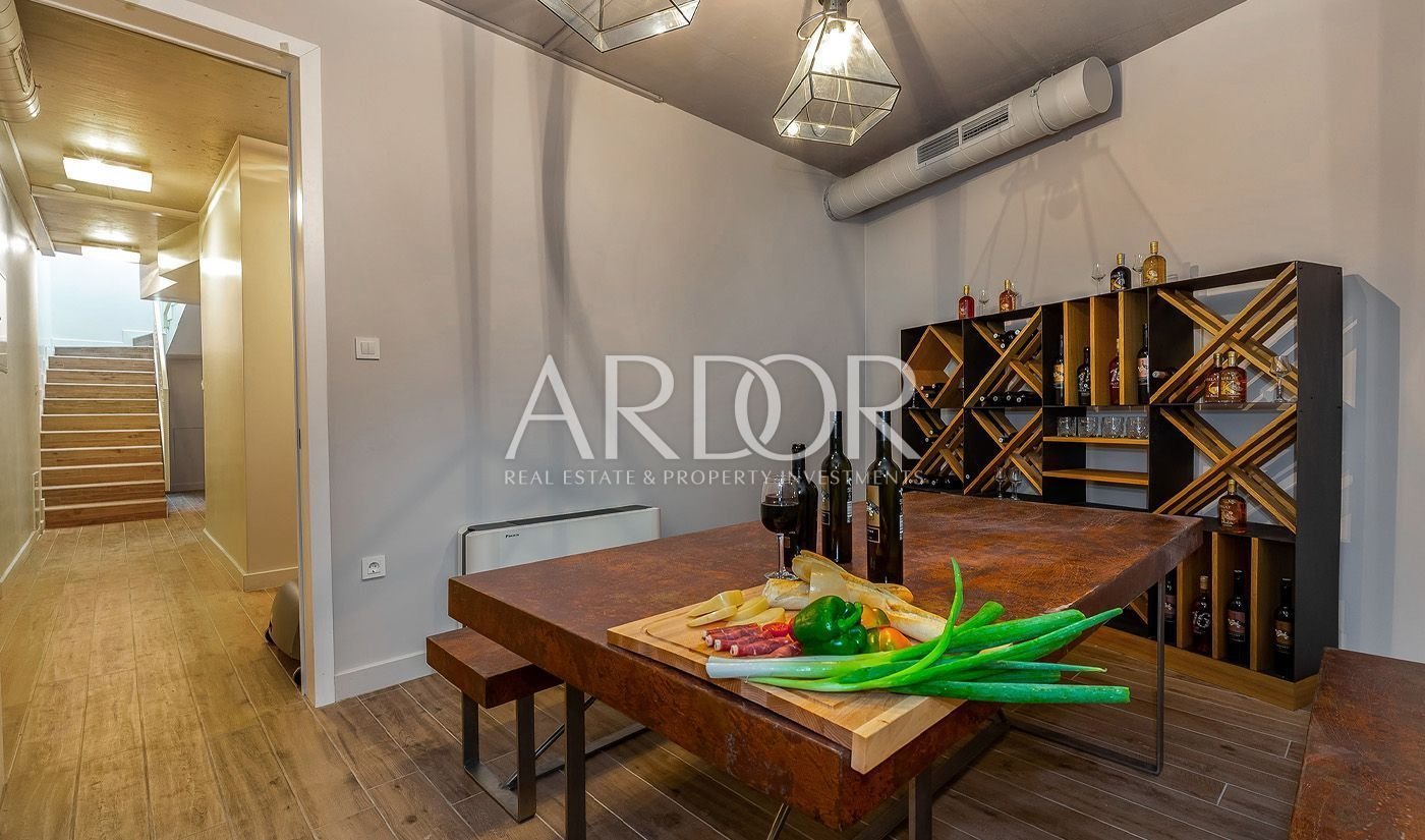 1634543101_0005_layer-6