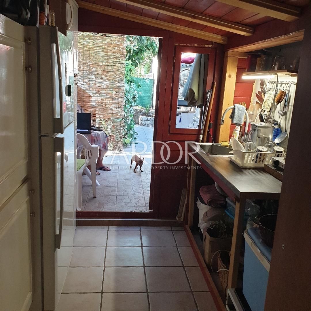 1651651469_losinj-kucica-kuhinja