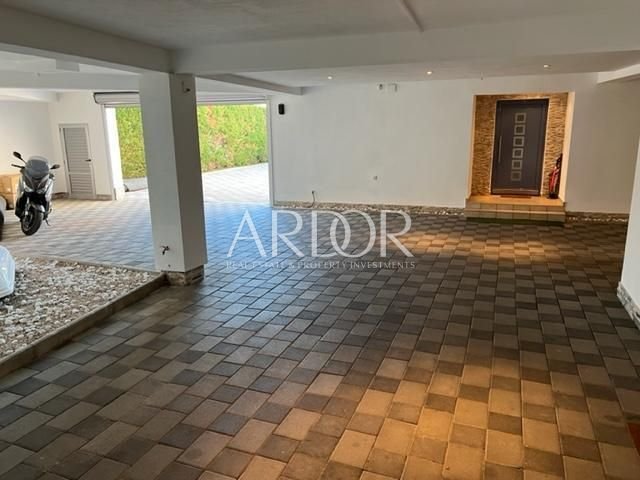 1660204693_thumbnail-9