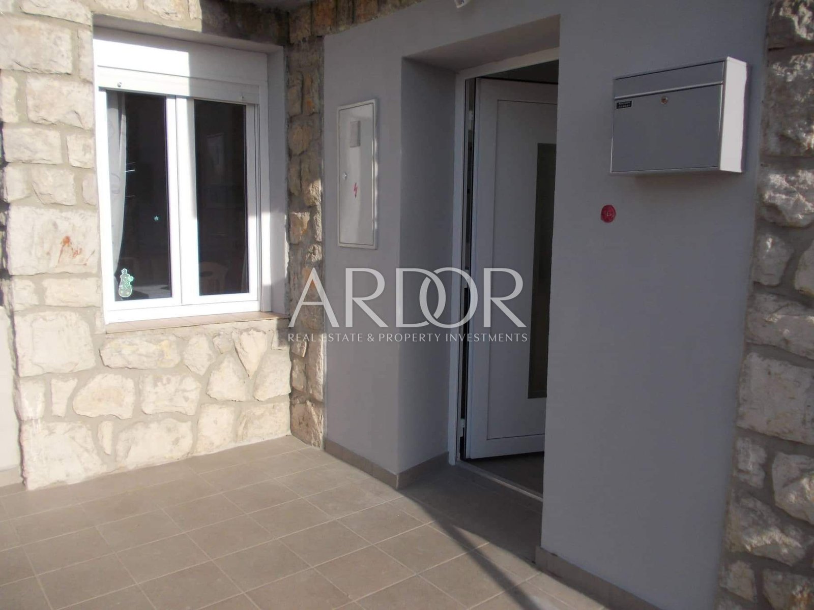 1664443840_received_5582734961763706