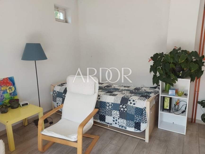 1666775559_thumbnail_photo-2022-10-25-11-40-05-3