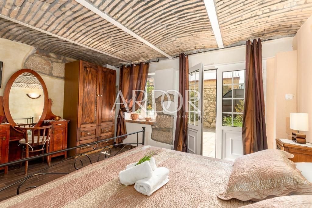 1672305995_300102313