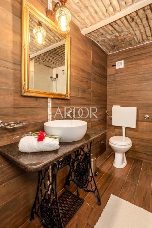 1672305998_300102326