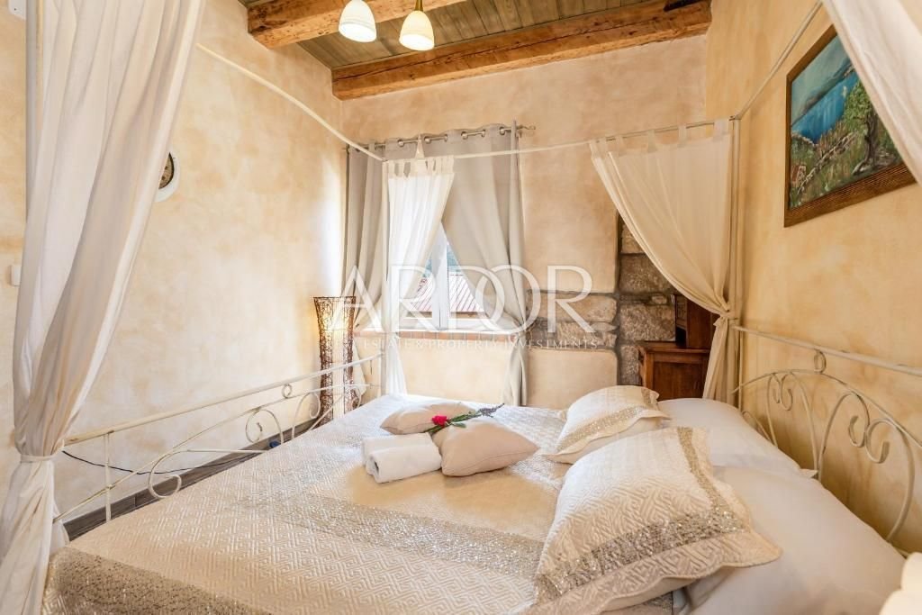 1672306003_300102719