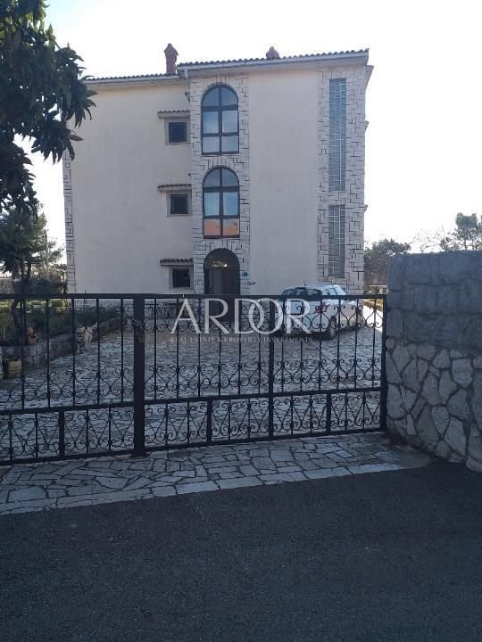 1674559854_pehlin-412-m2-80-m2-Dachgeschoss-Nebengebäude-323185