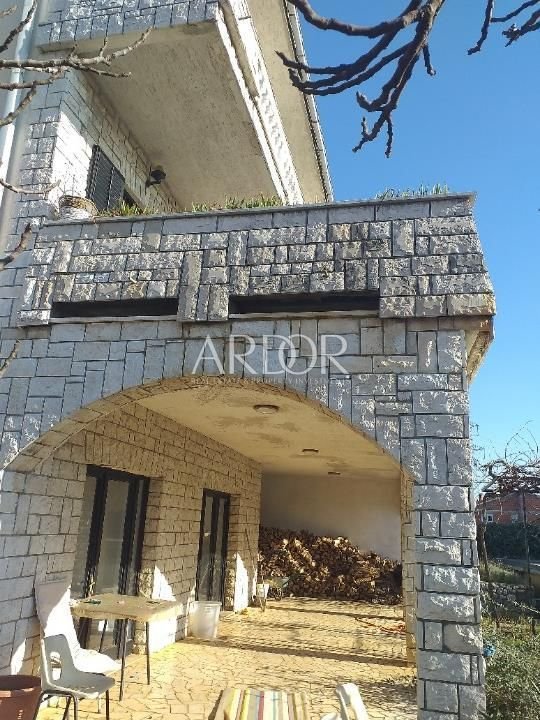 1674559868_pehlin-412-m2-80-m2-Dachgeschoss-Nebengebäude-323192