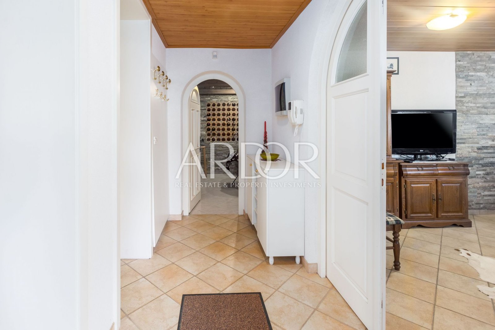 1675856738__mg_0011-hdr-edit