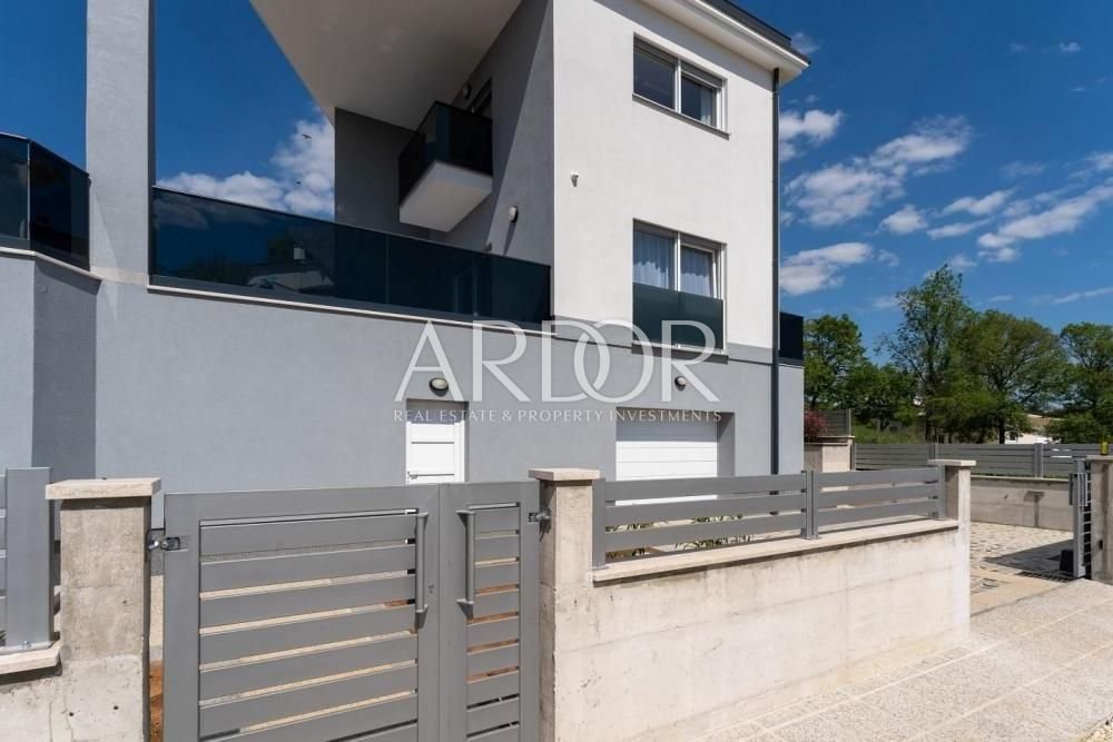 1675862422_image-20497