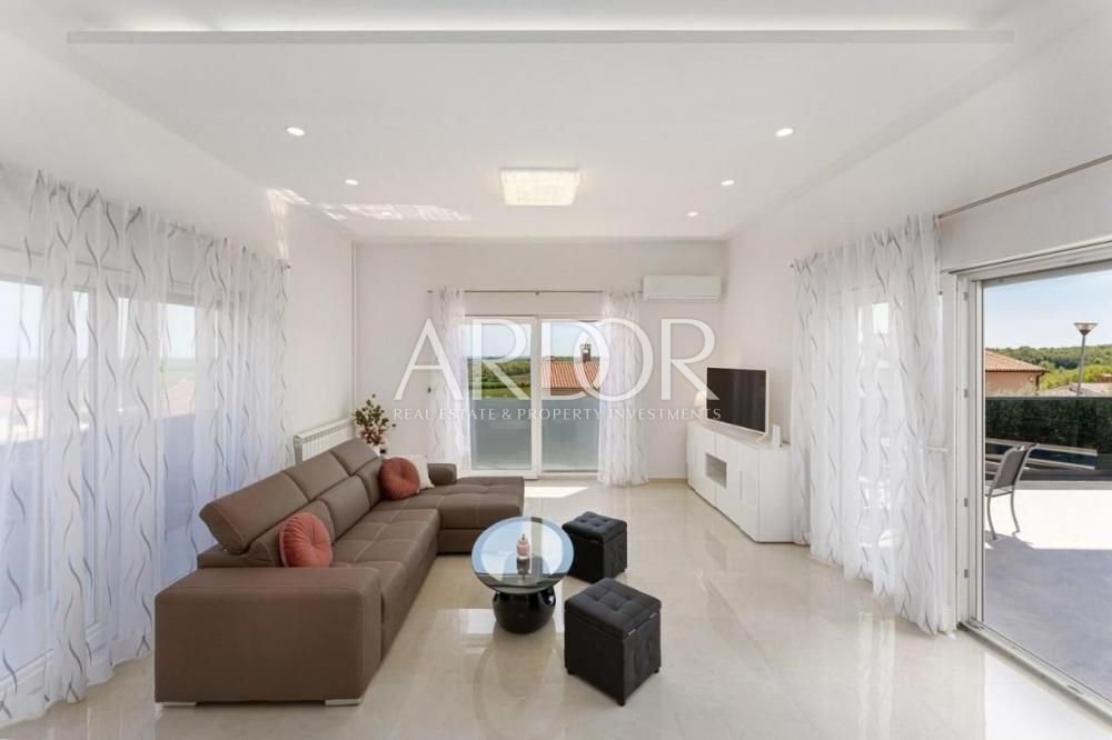 1675862427_image-20500