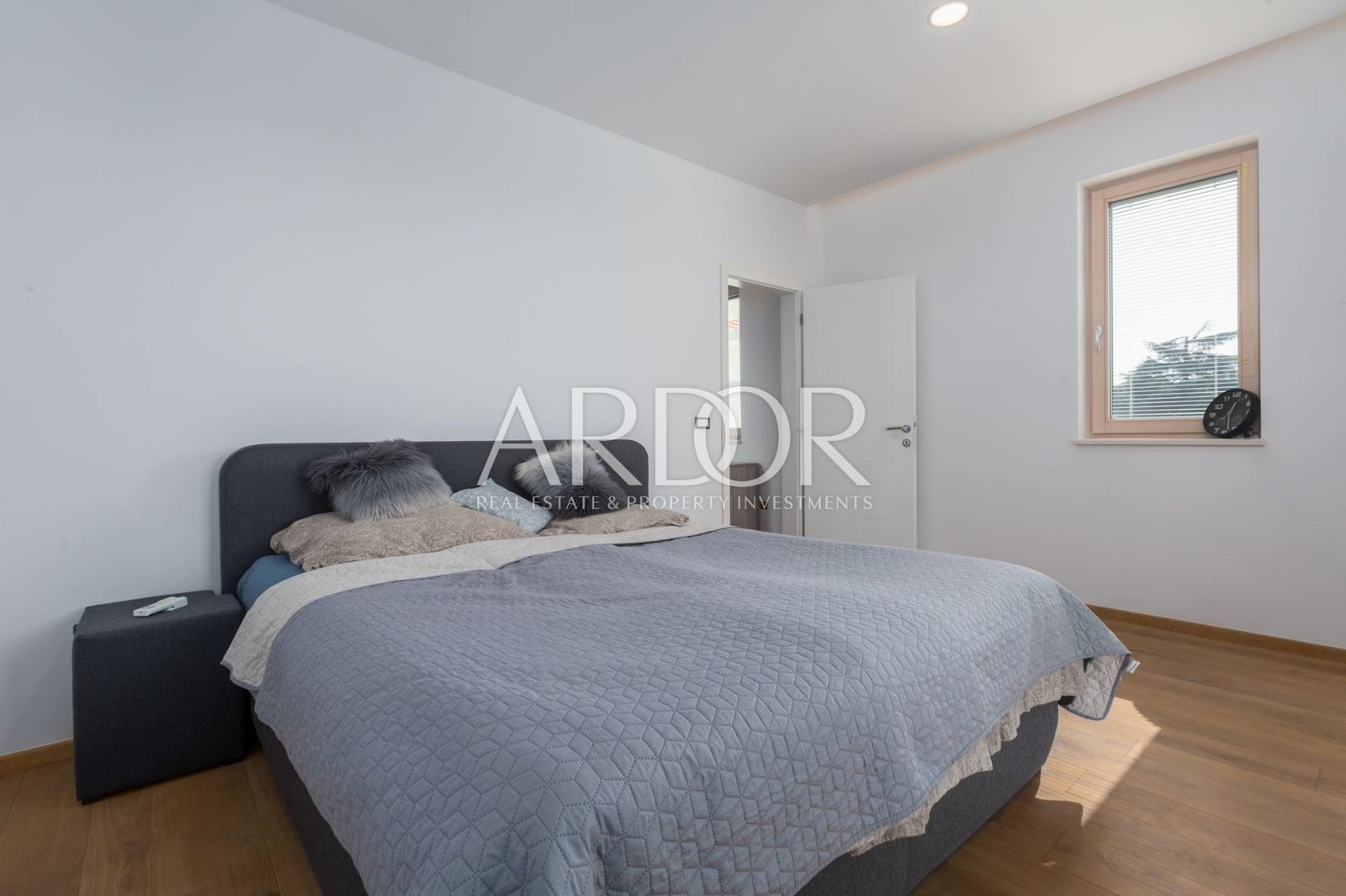 1675942909__os_5590-2-hdr-edit