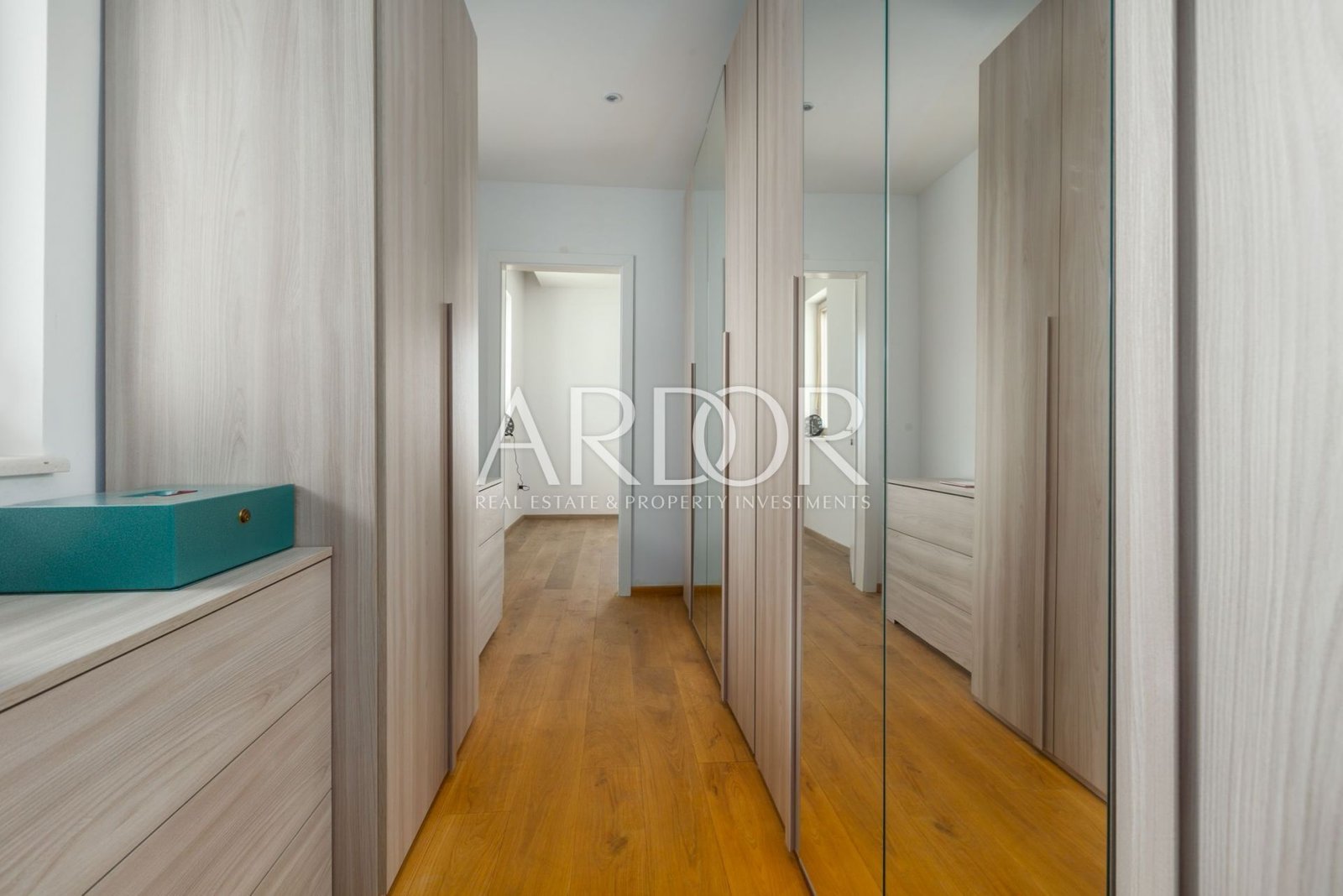 1675942918__os_5621-2-edit