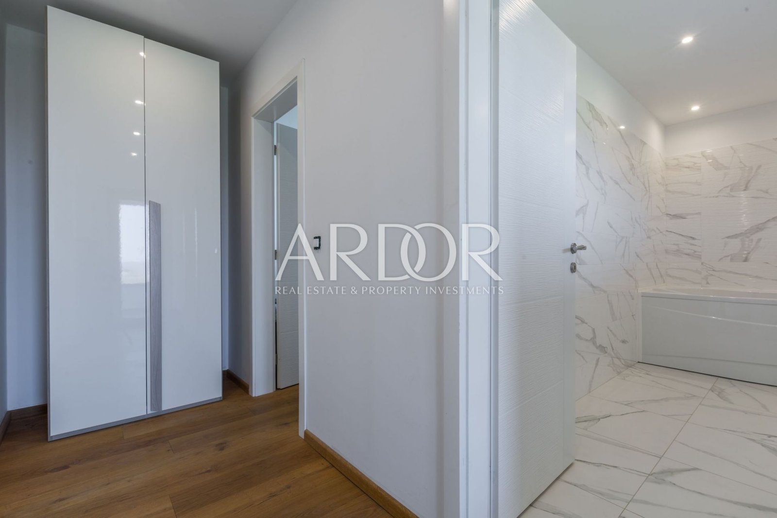 1675942921__os_5626-2-hdr