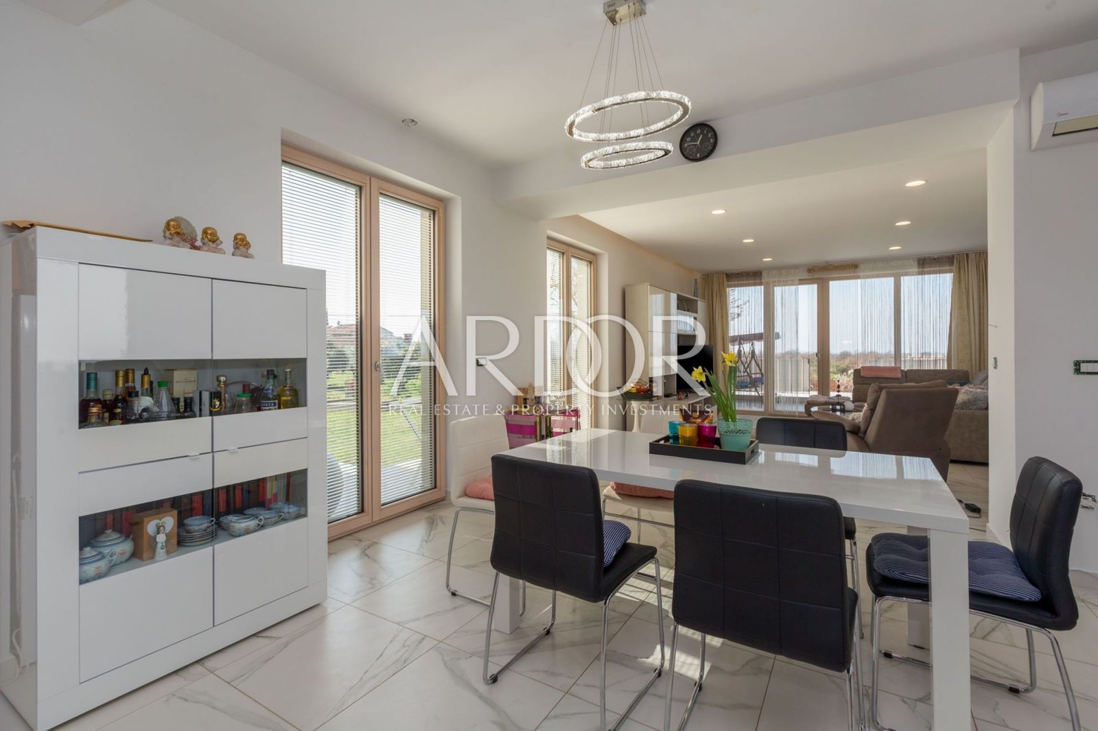 1675942943__os_5666-hdr-edit