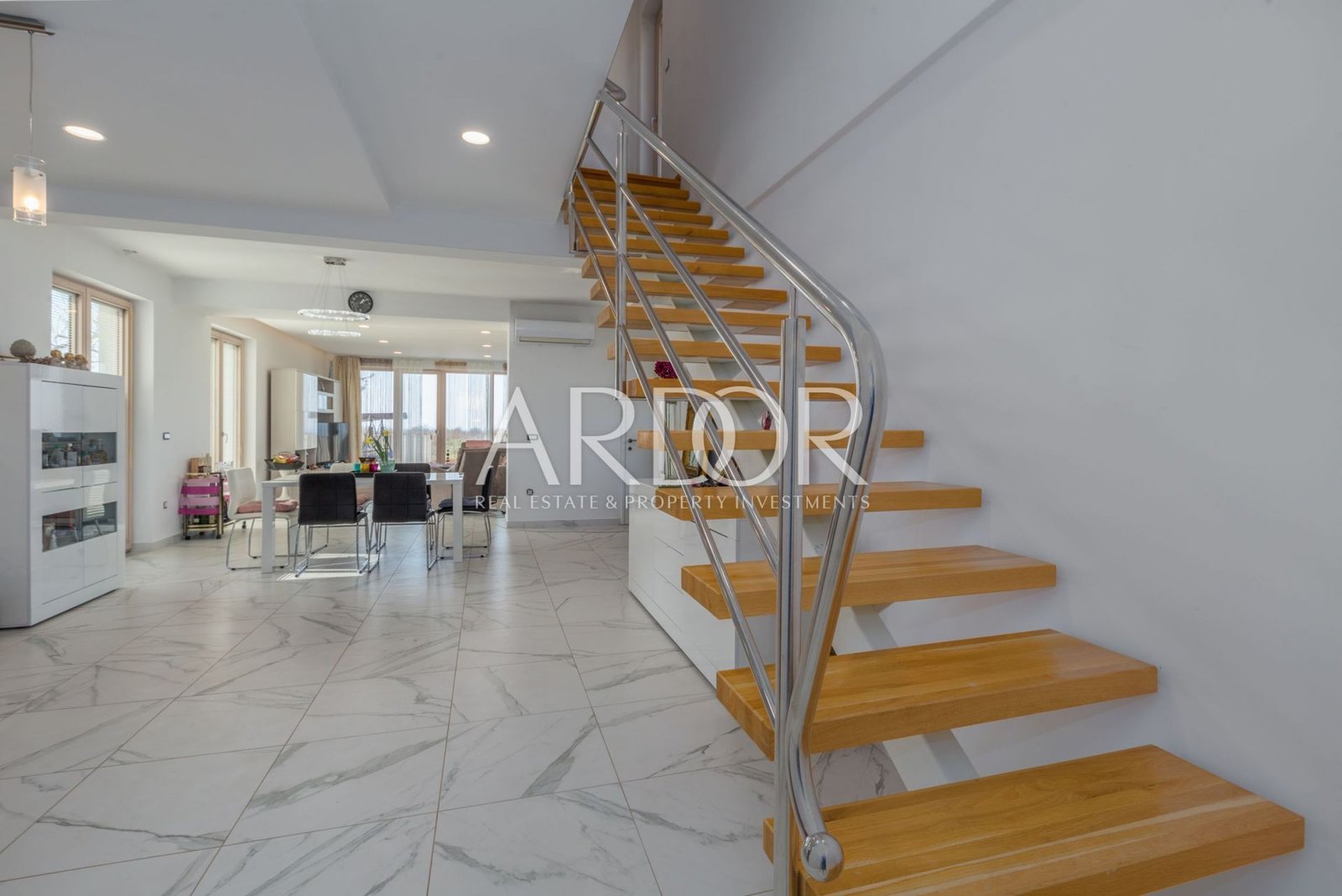 1675942958__os_5769-edit