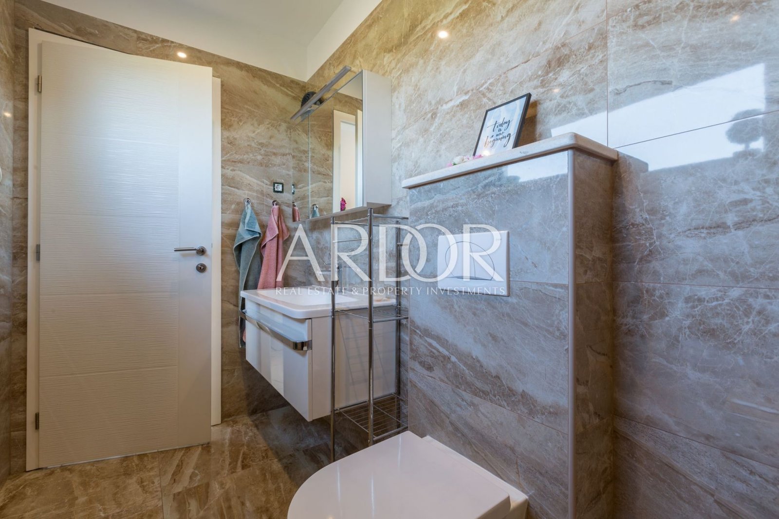 1675942964__os_5800-hdr