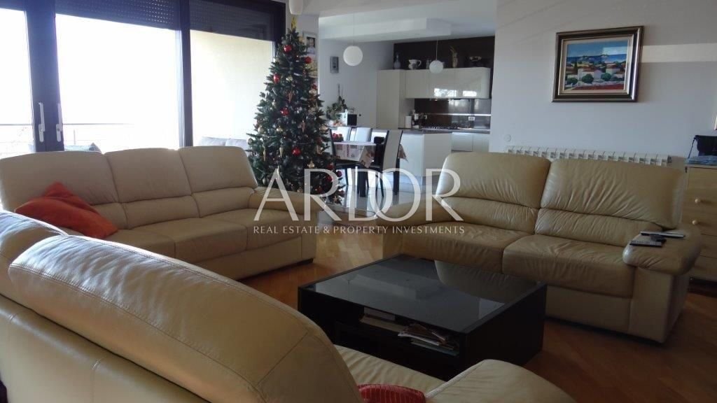 1676027293_image-19737