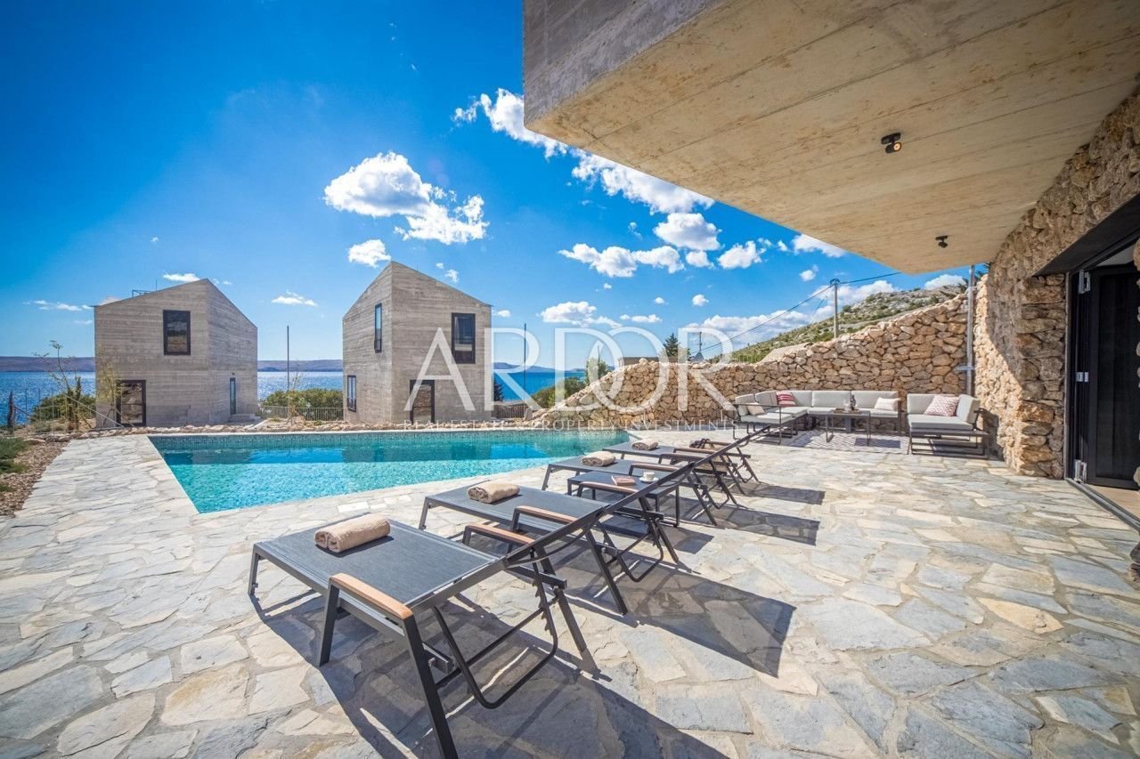 1676549485_o_8109609_1280