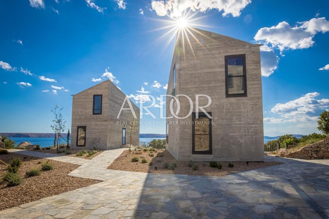 1676549493_o_8109617_1280