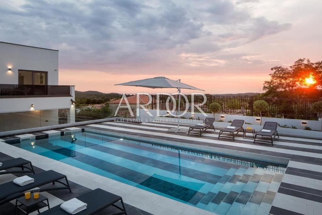 1682497597_307931543