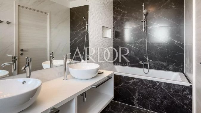 1693820846_4f4a0402-fc8c-4fce-8fa2-e62a27541621