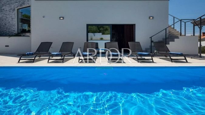 1693820879_d0db9e95-543a-44db-987d-932c8c7ae917