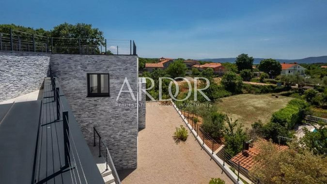 1693820881_e6afd4ec-a5e6-4a42-beac-a06a48fa254f