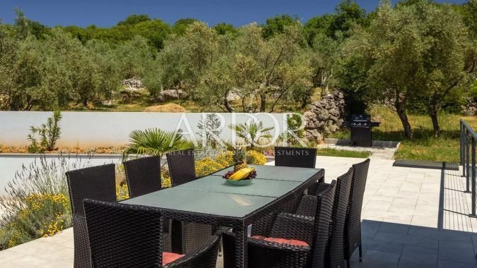 1693820894_ff563c4c-65be-4f0e-bb71-829fcd569fd8