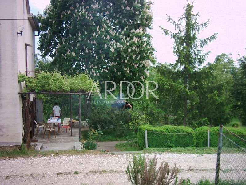 1696409606_muzarine-028