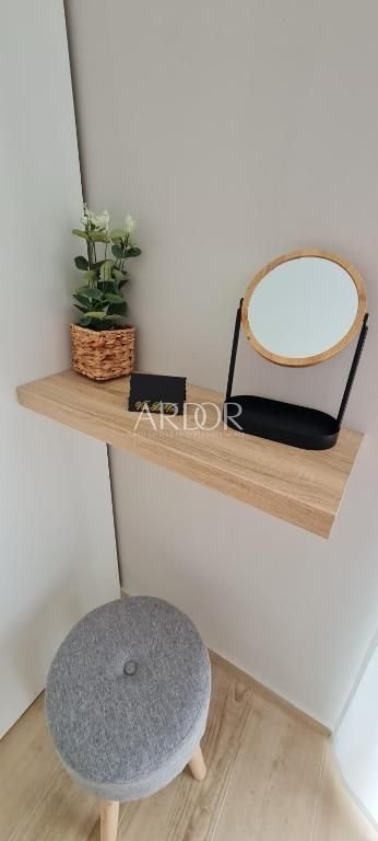 1696493771_468484287