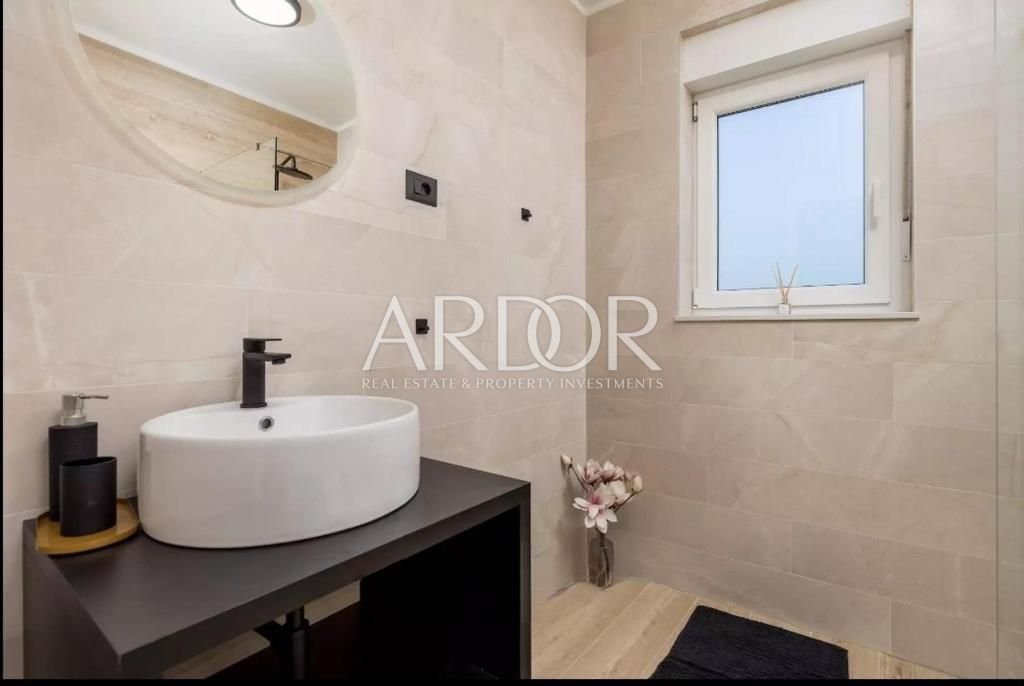 1696493775_468484293