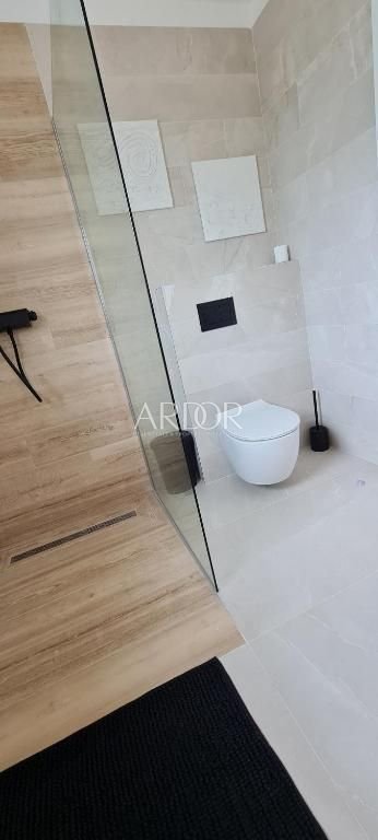 1696493806_468484403