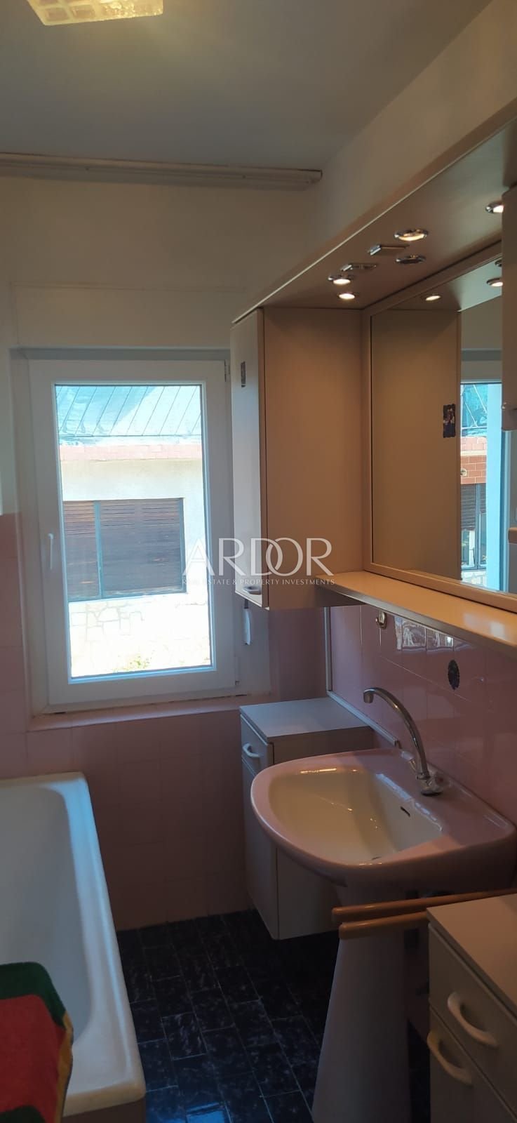 1697187469_whatsapp-slika-2023-10-12-u-15