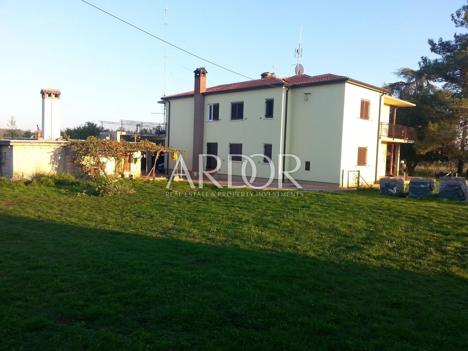 1700472461_1-Haus-002