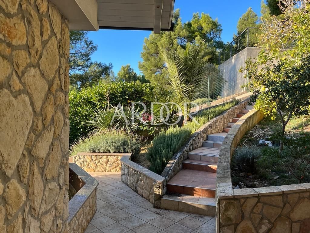 1701334602_whatsapp-slika-2023-11-27-u-14