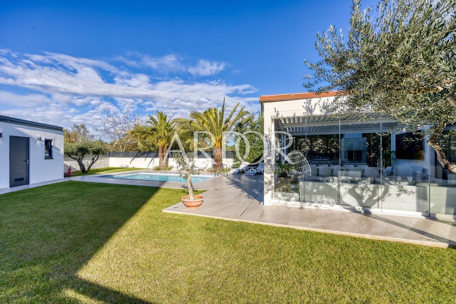 1702033185_294b3529-586c-4199-b87a-224430838cd1