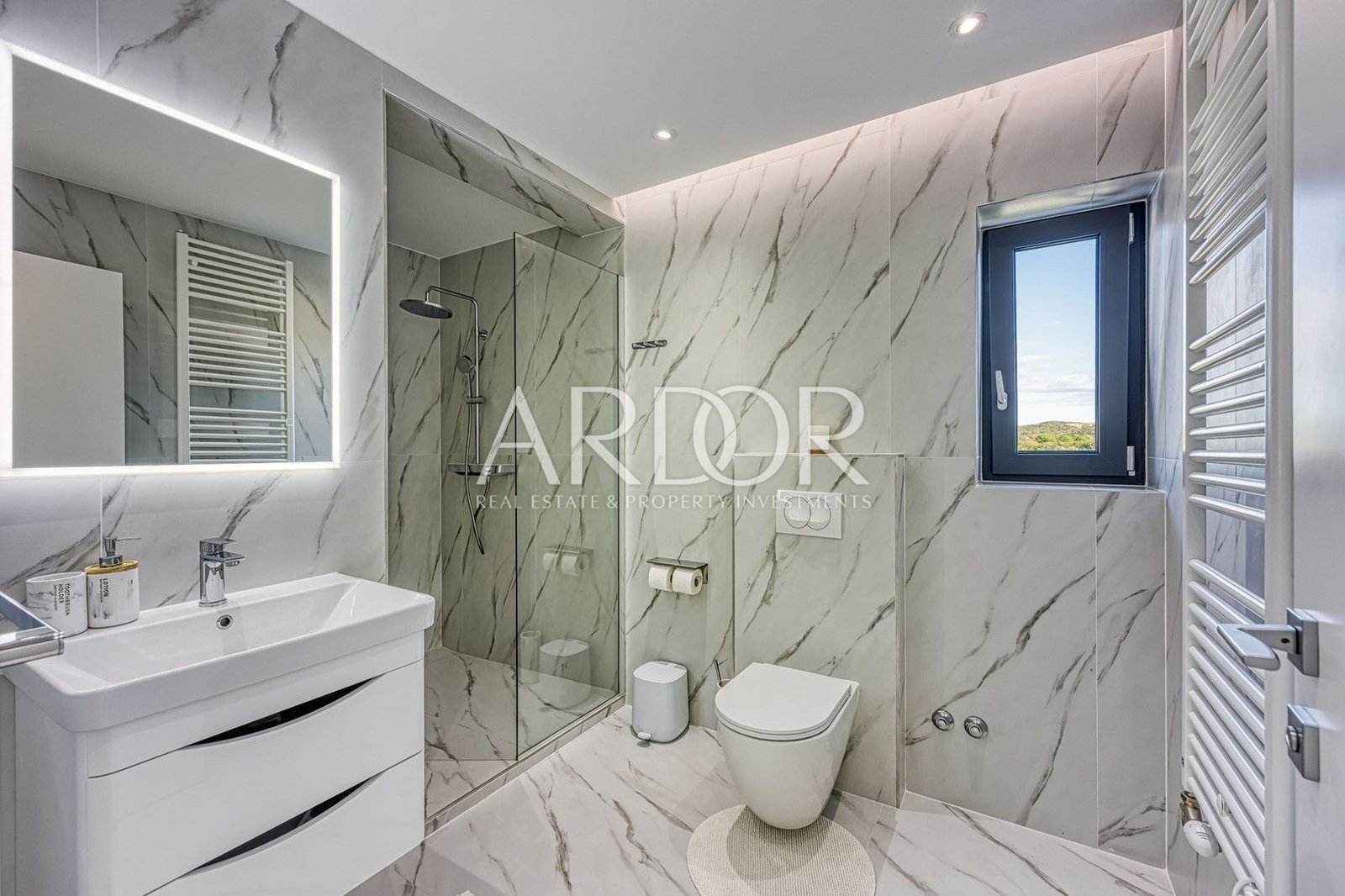 1702033226_e7bc97a5-e212-48e1-a7c9-f2fb77879a80