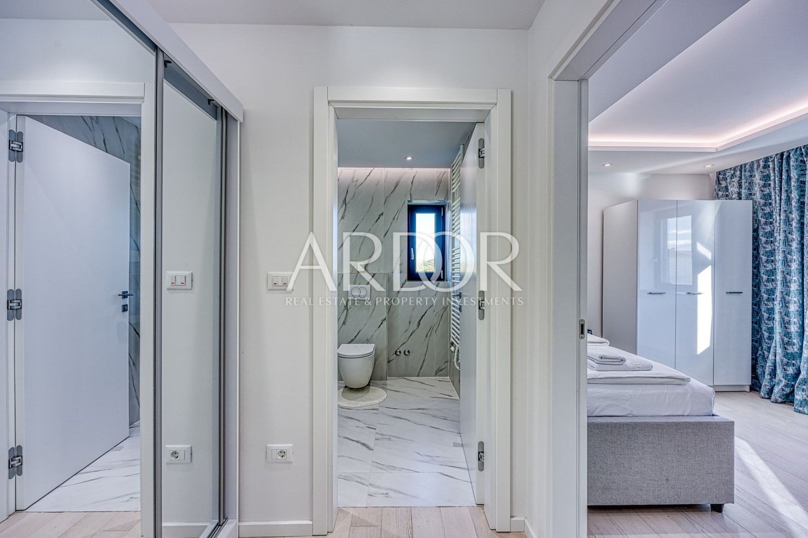 1702033228_e3063359-f95c-4d4a-8c73-c3f4c5916315