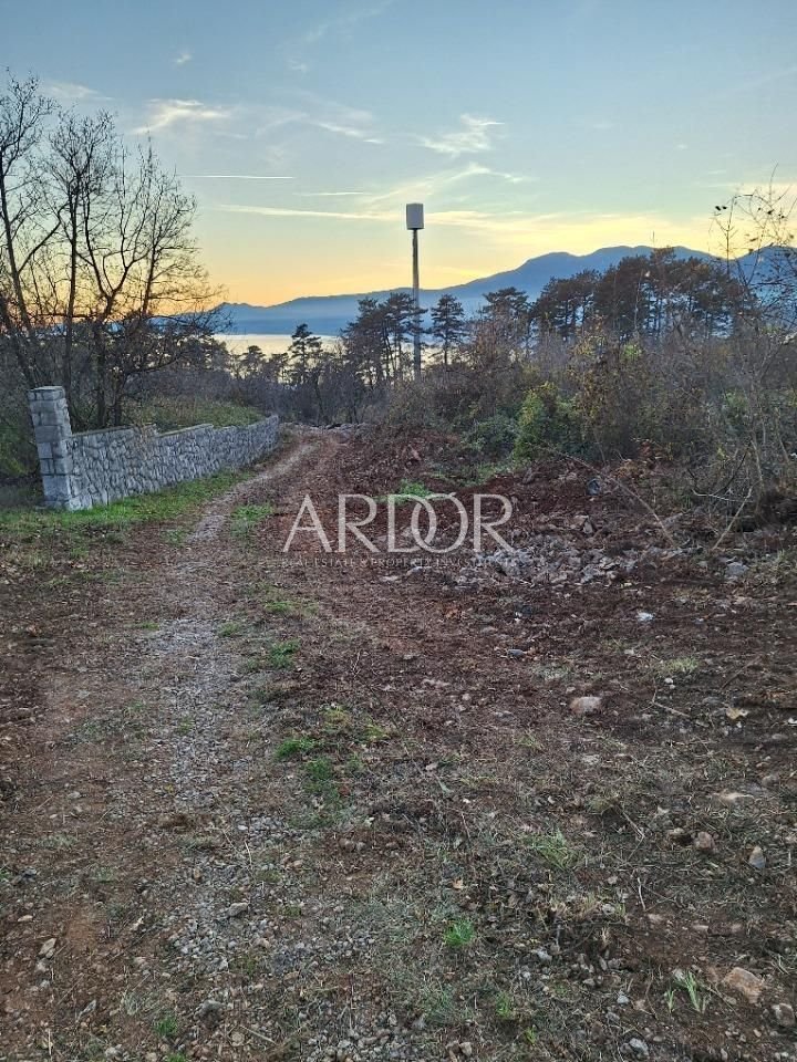 1703073900_gradjevinsko-zemljiste-716513