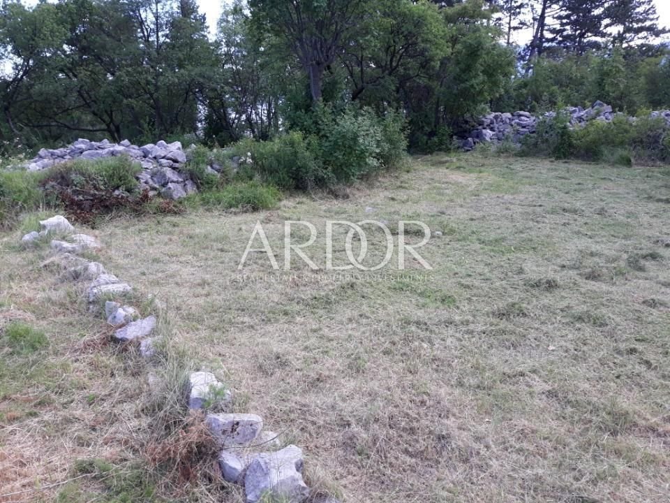 1703073908_gradjevinsko-zemljiste-358145