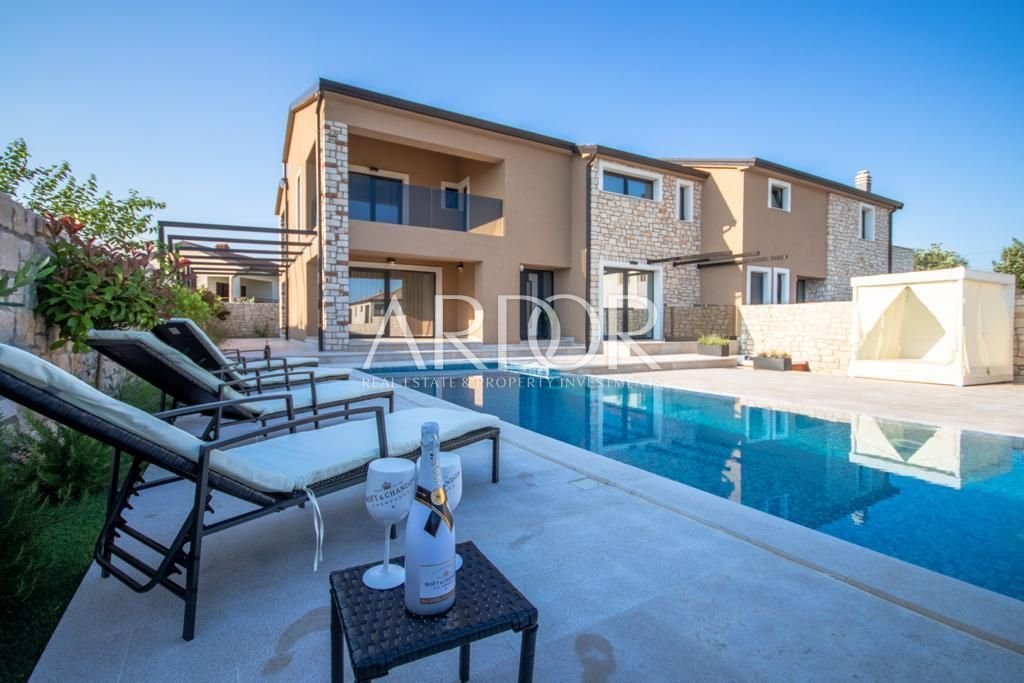 1706181455_63a1a25a-5b98-48b7-938d-a19baa456083