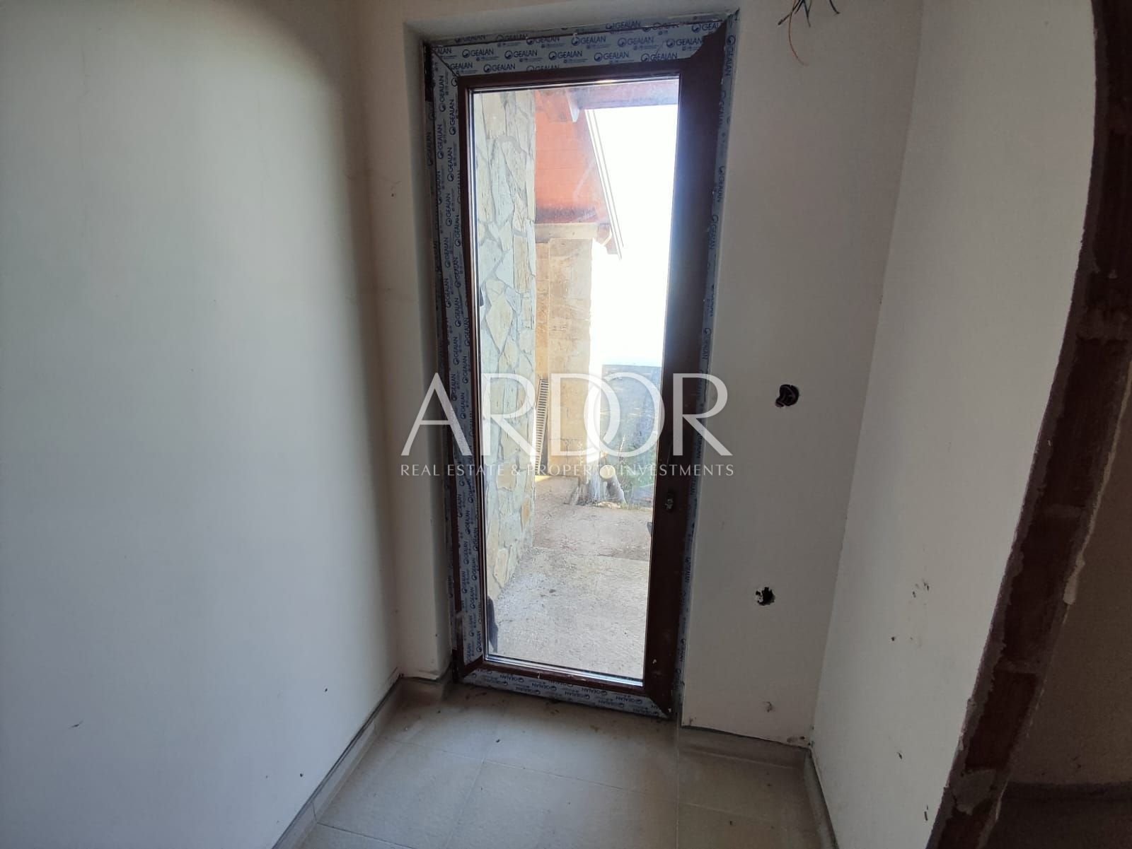 1706272758_b5877a57-5ff7-470e-9b1b-80fa03c3e8fd