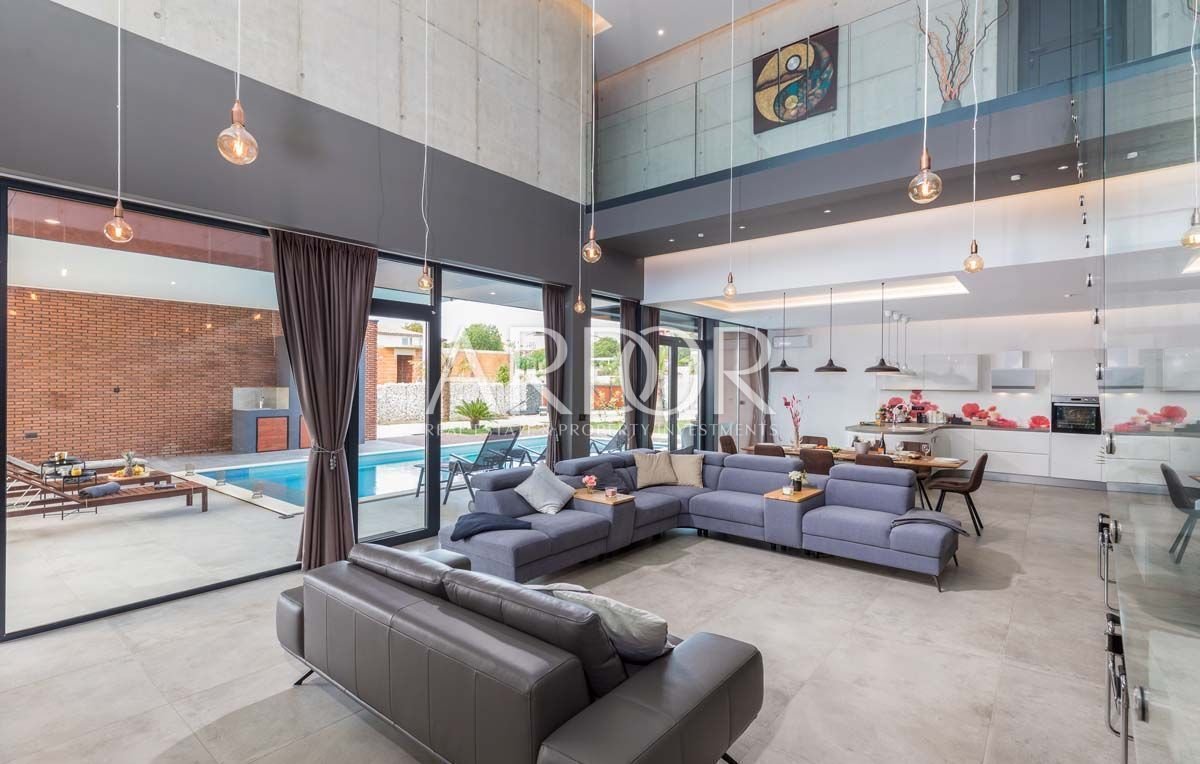 1706532260_3-248-1200-800-80