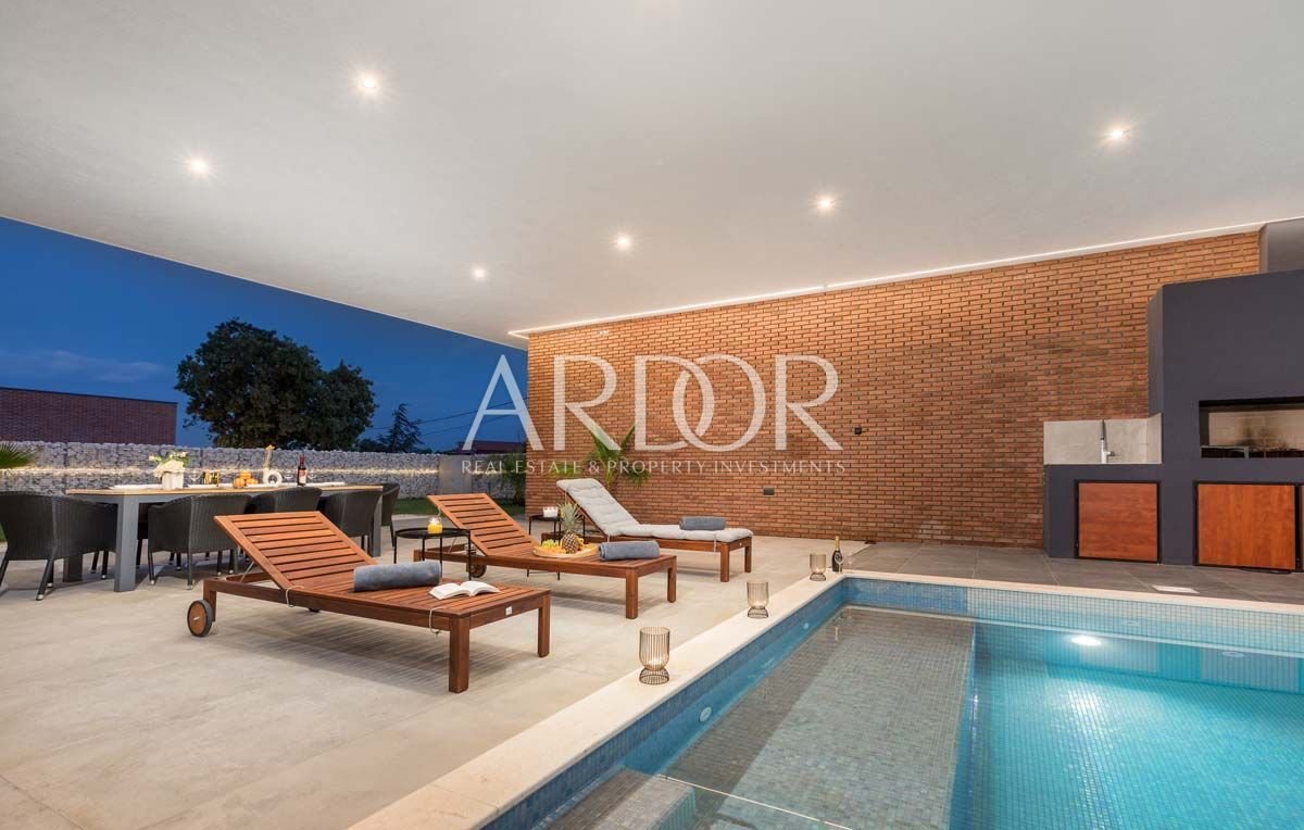 1706532310_10-228-1200-800-80