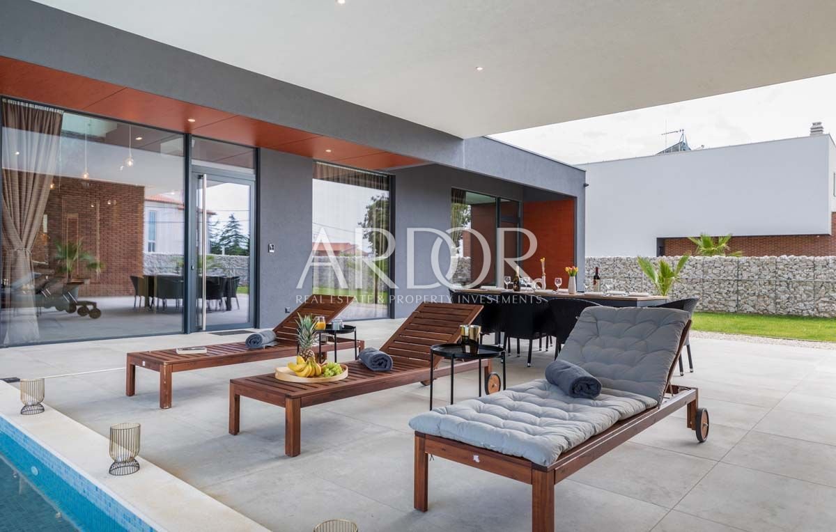 1706532328_18-236-1200-800-80